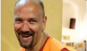 Spazzino deve 6800 euro all'Inps, Gattinara mobilitata