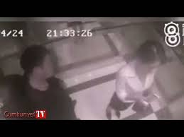 Asansörde kendisini taciz eden adamı tekme tokat dövdü