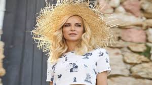 Богородице дево — θεοτόκε παρθένε — феотоке парфэнэ. Maria Mpekatwroy Yio8ethse To Teleio Summer Make Up Look Miss Glitter