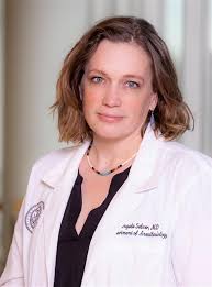 Angela Selzer's Instagram, Twitter & Facebook