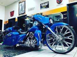 American Suspension On Instagram Spotted This Clean Streetglide Bigwheel Bagger By Undergroundgarage Miami Our Weldin Sl In 2020 Bagger Street Glide Big Wheel