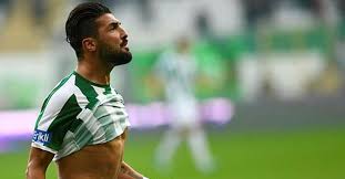 Eminönü, i̇stanbul), sol bek mevkisinde oynayan türk millî futbolcudur. Umut Meras Tikandi Fotomac