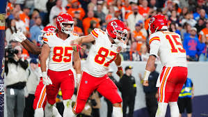Chiefs QB Patrick Mahomes applauds Travis Kelce's franchise TD record
