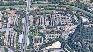 Villaggio olimpico in via unione sovietica proponiamo un appartamento con doppia esposizione (esposto ad est e ad ovest), balconato, luminosissimo, con affacci nel verde, molto silenzioso. Roma Passeggiata Nel Villaggio Olimpico