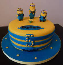 The little ones in your life will love this whimsical cake, and you will too, because you will love the step by step pictures. Minion Cakes Decoration Ideas Little Birthday Cakes