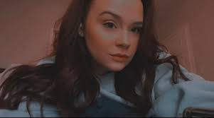 Gabrielle Thacker's Instagram, Twitter & Facebook