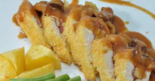 The ham and swiss cheese are arranged on top of the chicken breast and rolled together then dredged in bread crumbs. Resep Chicken Cordon Bleu Ala Rumahan Okezone Lifestyle
