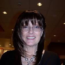 Laura Renken's Instagram, Twitter & Facebook