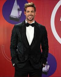 The papacito has an amazing smile and knows when to show it off, too. William Levy World On Twitter Via Instagram Eventos Mag William Levy Willylevy29 Latinamas 2021 Williamlevy Willevy