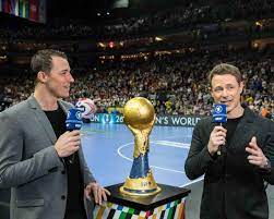 Wer ist flinker am ball? Handball Im Fernsehen Ard Mit Alexander Bommes Florian Nass Und Dominik Klein Bei Halbfinale Deutschland Norwegen