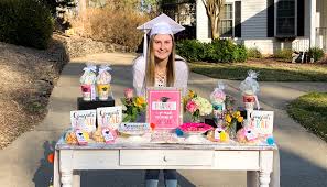 Earn your honors by celebrating with these graduation party food ideas and recipes, including blt macaroni salad, sloppy joe sliders, and more at 14 graduation party ideas. Drive By Graduation Party Idea Fun365