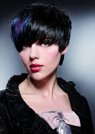 Kurze bobfrisur oder gestufte haare: Die Trendfrisuren 2011 Vom Zentralverband
