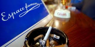 Which word best completes this sentence? Tabac Sur Les Lieux Publics Encore Un Ecran De Fumee L Economiste
