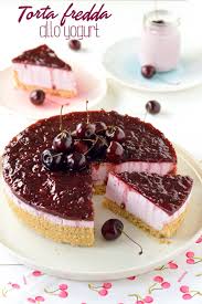 Infatti questo delicato dolce non necessita di cottura ed è sufficiente riporlo nel frigorifero qualche ora per poterlo gustare. Sprinkles Dress Torta Fredda Allo Yogurt Alle Ciliegie