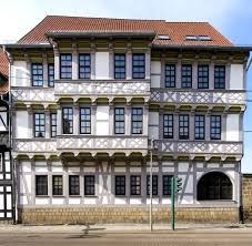 Die außenfassade eines fachwerkhauses ist besonders auf der wetterseite ein empfindliches gefüge. Sauber Gerechnet Mit Lehm Sanierung Eines Fachwerkhauses In Halbersatdt Mit Lehm Und Mineraldammplatten Bauhandwerk