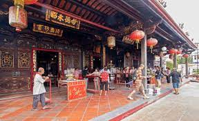 Completed around 1645, the cheng hoon teng temple, or temple of clear clouds in english, was founded by kapitan china li wei king. Cheng Hoon Teng Temple A Photo From Melaka West Trekearth