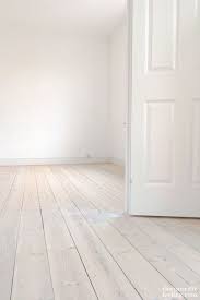 Comment Blanchir Parquet Hello Blogzine Plancher Peint Plancher Blanc Planchers De Pin