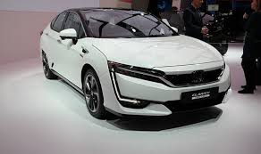 Edmunds also has honda clarity pricing, mpg, specs, pictures, safety features, consumer reviews and more. Honda Clarity Fuel Cell Vehicle Debuts At Auto Expo Features Specifications Details Inside India Com