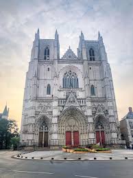 Walking through downtown nantes, near some of the cathedrals and through place royale. Nantes Diaporama Un Centre Ville Qui S Eveille Ma Vie En Loire Atlantique
