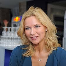 Veronica ferres (celým jménem veronica maria caecilia ferres) se narodila 10.6.1965 v německém solingenu. Veronica Ferres 53 Ist Knapp Dem Tod Entgangen Stars