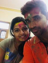 Sunrisers hyderabad vice captain bhuvneshwar kumar is joined by his wife in an interview ahead of the 11th season of ipl. Bhuvneshwar Kumar Clicks A Selfie With Wife Nupur Nagar On The Festival Of Holi Facebook Com Mycrickettrolls World Cricket Latest Cricket News Cricket