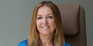 Karen Zachary's Instagram, Twitter & Facebook