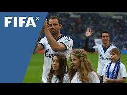 Ich hatte mir gewünscht das metzelder gegen die bayern spielt, leider hat es nur bedingt was gebracht. Fame Christoph Metzelder Net Worth And Salary Income Estimation Apr 2021 People Ai