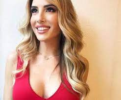 Anche giorgia è infatti una giornalista sportiva (sono colleghi), che dopo aver lavorato a lungo in mediaset è passata a dazn dove da quest'anno inizierà una nuova avventura professionale insieme a diletta leotta. Giorgia Rossi La Giornalista Mediaset Ha Ricevuto Il Tapiro D Oro