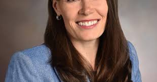 Financial Advisor Erika Gilman celebrates 20 years at Edward Jones