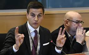 Dries van langenhove is volksvertegenwoordiger in het federale parlement en oprichter van schild & vrienden. Meteen Opschudding In Federaal Parlement Na Vraag Van Dries Van Langenhove Over Overlast Van Allochtonen Nieuws365