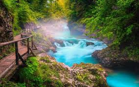 Indonesia.tripcanvas.co gambar 7 pemandangan indah di dunia ini diperoleh dari bahan berikut : 10 Sungai Paling Indah Di Dunia Dengan Pemandangan Menakjubkan Blog Unik