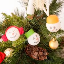 Snowman crafts snowman ornaments diy christmas ornaments christmas snowman christmas projects winter christmas holiday crafts christmas decorations snowmen. Upcycled Ping Pong Ball Snowman Christmas Ornaments Diy Crafts