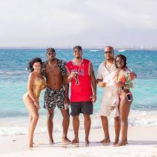 El defensor alemán jerome boateng se encuentra envuelto en una novela amorosa, luego de que su expareja acusara a la actual de robárselo. Die Wags Vom Fc Bayern