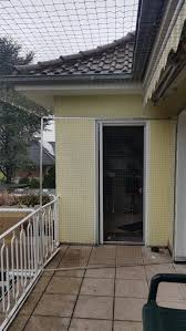 Balkonabsicherungen Schiebend Offnend Oben Geschlossen Mit Markise Katzennetze Nrw Katzensicherheit Vom Experten In 2020 Katzennetz Markise Balkon