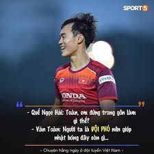 Bé sunny bị bố ấn đầu vào chiếc bánh sinh nhật và khóc ré lên may mắn là ba hải (quế ngọc hải), dù ở xa, vẫn luôn hiểu và động viên 2 mẹ con, dương chia sẻ. Trich Máº©u Ä'á»'i Thoáº¡i Cá»§a Ä'á»™i TrÆ°á»Ÿng Quáº¿ Ngá»c Háº£i Va Ä'á»™i Pho Nguyá»…n VÄƒn Toan Cá»§a Tuyá»ƒn Viá»‡t Nam Ä'á»™i Pho Thá»© Hai La Tiá»n Vá»‡ Ä'á»— Hung DÅ©ng