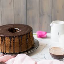 Chiffon cake con cioccolato alle nocciole gianduia. Chocolate Chiffon Cake Valentina Bakery