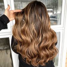 If this is the color you want, then your're in luck, because this is possibly the easiest color to achieve. 61 Trendy Caramel Highlights Looks For Light And Dark Brown Hair 2020 Update