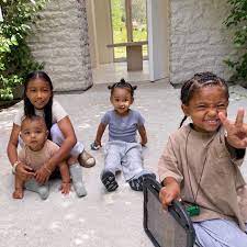 They may be getting divorced, but there's apparently no love lost between kim kardashian and kanye west. Kim Kardashian And Kanye S Kids Meet North Saint Chicago And Psalm
