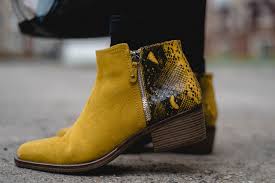 Welcome to h&m, your shopping destination for fashion online. Winteroutfit Mit Gelben Boots Shoelove By Deichmann