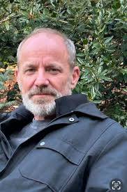 What is the age demographic in Ajijic, Mexico?