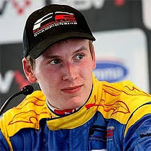 Piloto inglês de 18 anos morre após ser atingido por roda em prova da F-2