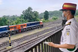 Pt kereta api on wn network delivers the latest videos and editable pages for news & events, including entertainment, music, sports, science on 15 september 1971 pnka was reorganised into perusahaan jawatan kereta api (indonesian railways corporation), then reorganised into perumka. Kereta Api Kita 5 Nilai Utama Bagi Para Insan Kai Facebook