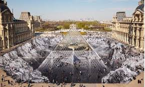 🇫🇷 la pyramide du louvre fête ses 30 ans ! Le Collage De Jr Pour Les 30 Ans De La Pyramide Du Louvre Arrache Par Les Passants