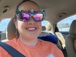 Scammer Alert: Stolen Eyeglasses Pictures