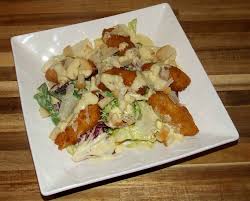 Decouvrez Et Apprenez A Cuisiner La Fameuse Salade Cesar Simple Et Rapide Elle Sera Parfaite Pour Vos Repas D Ete Pique N Recette Salade Salade Salade Caesar