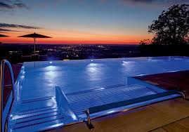 Infinity Pools Blick In Die Weite Des Horizonts Schwimmbad De Infinity Pools Aussenpool Pool