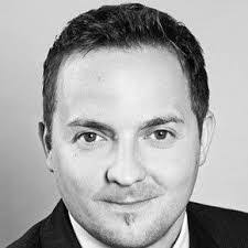 Robert Knechtel's Instagram, Twitter & Facebook