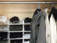 クローゼット収納術 １００均のa4トレーで服をスッキリ整理 やすはら情報局 クローゼット 収納 収納術 クローゼット クローゼット 収納 100均