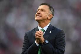 Desde el pasado 6 de noviembre se conoció que el director técnico dio positivo para este virus y hasta se prendieron las alarmas por este hecho en atlético nacional. A Dos Bandas Juan Carlos Osorio No Seguiria En Mexico Dado A Un Trio Amoroso Bolavip