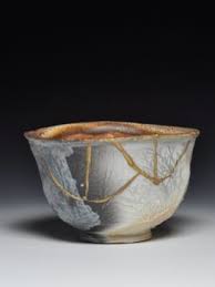 Kintsugi Gold Repair Of Ceramic Faults Kintsugi Kintsugi Art Broken Pottery